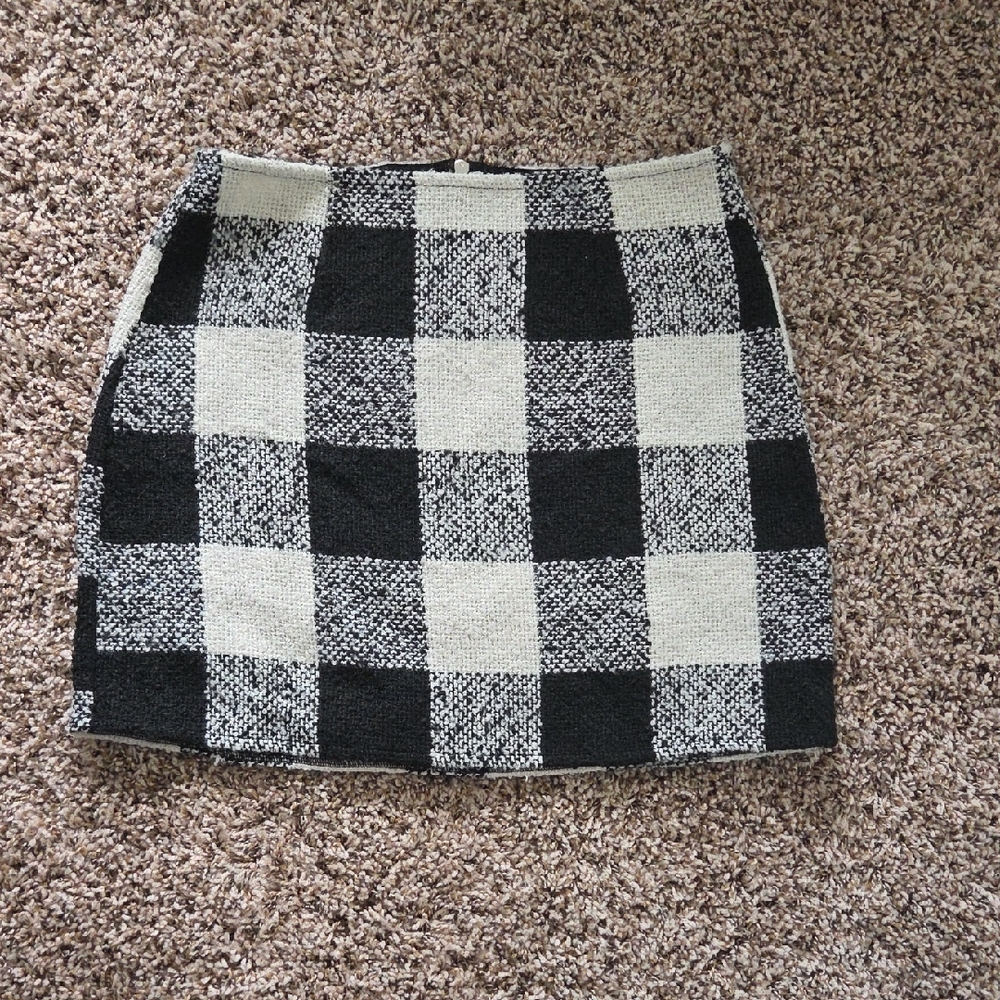 Forever 21 Black and White Mini Skirt
